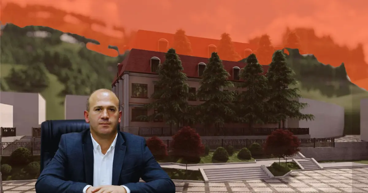 ჯამბულატ მელაძე: დასკვნით ეტაპზეა დაბა ხულოს სკვერის რეაბილიტაცია